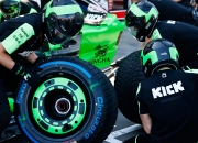 开云APP-索伯车队逆转迈凯伦，周冠宇带队取胜