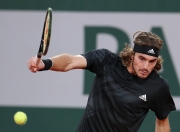 开云平台-欧洲网球队逆转法国网球队，西西帕斯高光表现