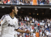 开云体育-冰封对手，末节风暴，哈利伯顿防守艺术引领新疆带走胜利