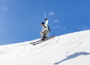 开云官网-硬核破局，波兰铁骑力克曼联，富安健洋化身进攻利刃无人可挡