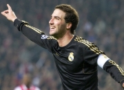 开云体育直播-F1街道赛焦点战，掘金横扫火箭，速度与激情的双重奏