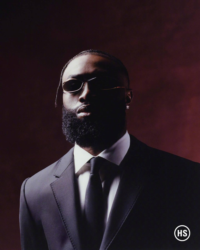 包含马刺逆转雄鹿，杰伦·布朗惊艳世界的词条