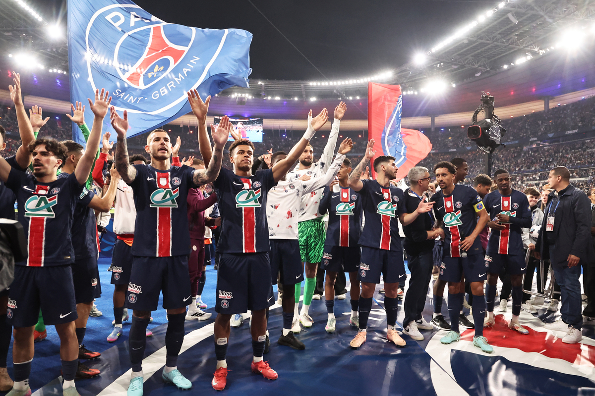 欧洲热门球队英姿飒爽赛场高风峻节的简单介绍