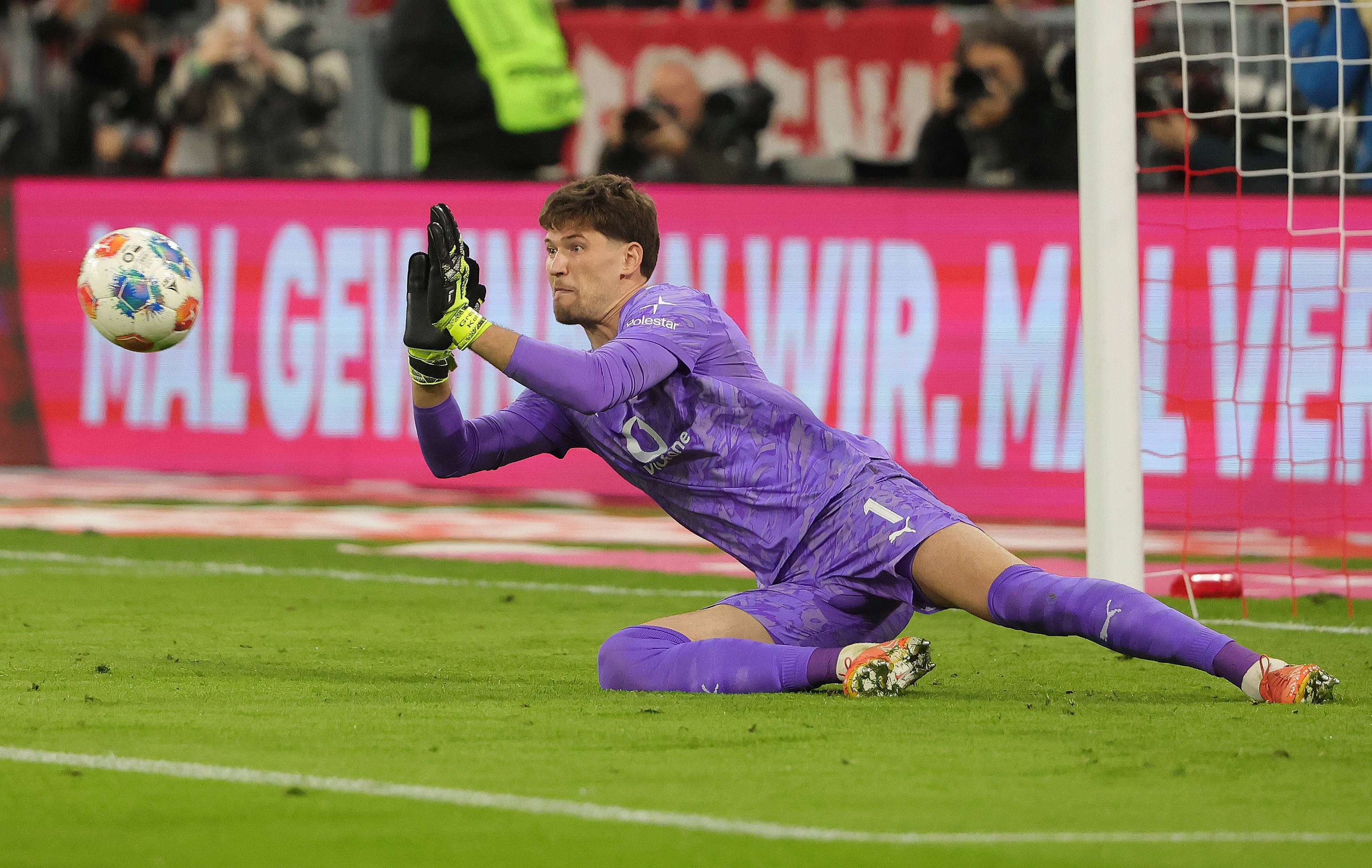 拜仁慕尼黑击败多特蒙德，稳居德甲榜首位置的简单介绍