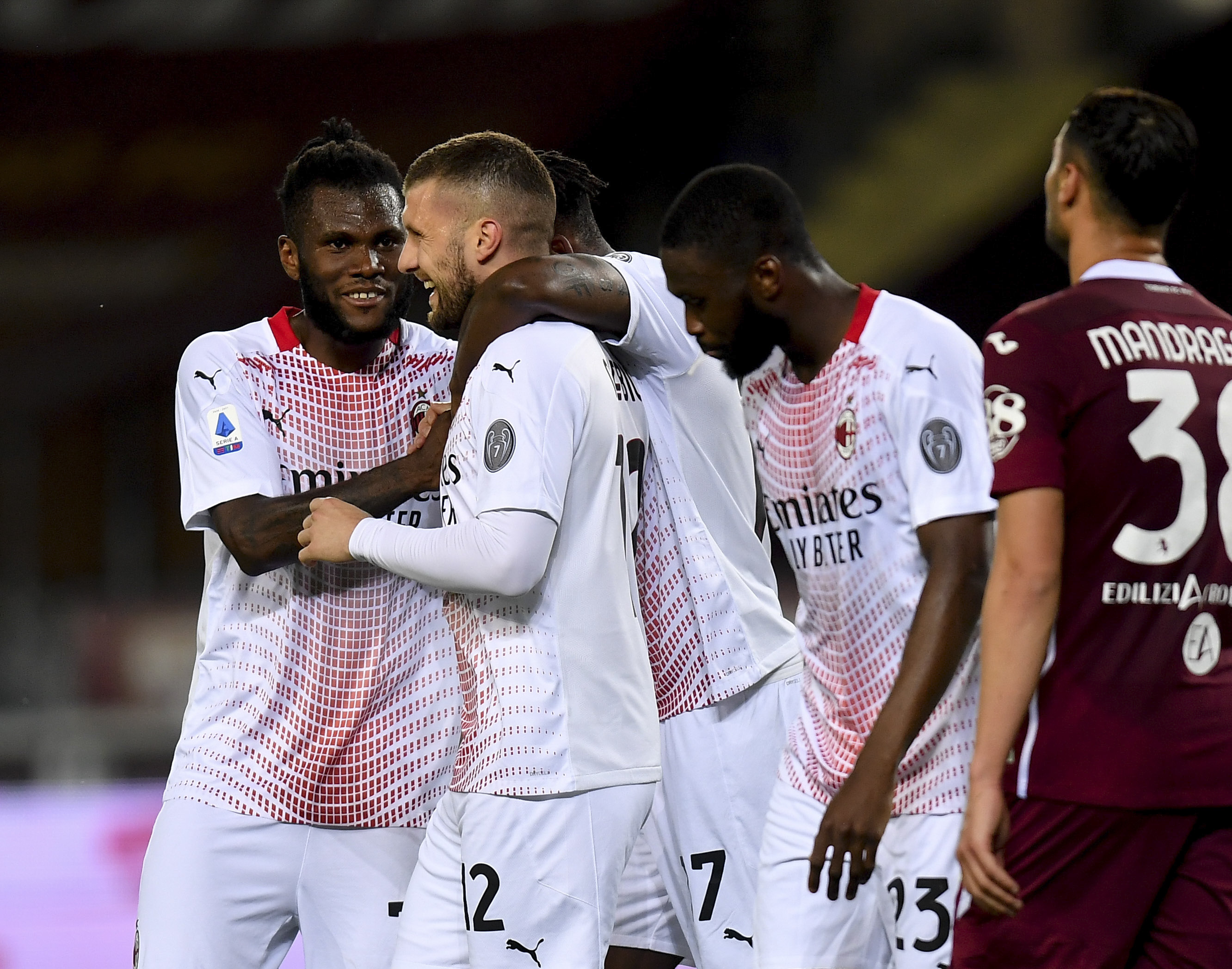 AC米兰横扫对手,一骑绝尘欧冠之路的简单介绍 AC米兰横扫对手,一骑绝尘欧冠之路的简单介绍