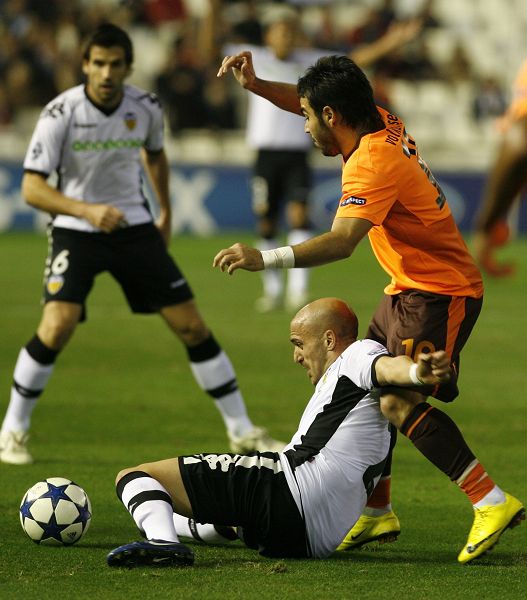 关于瓦伦西亚主场大胜,豪取三分提升排名的信息 关于瓦伦西亚主场大胜,豪取三分提升排名的信息