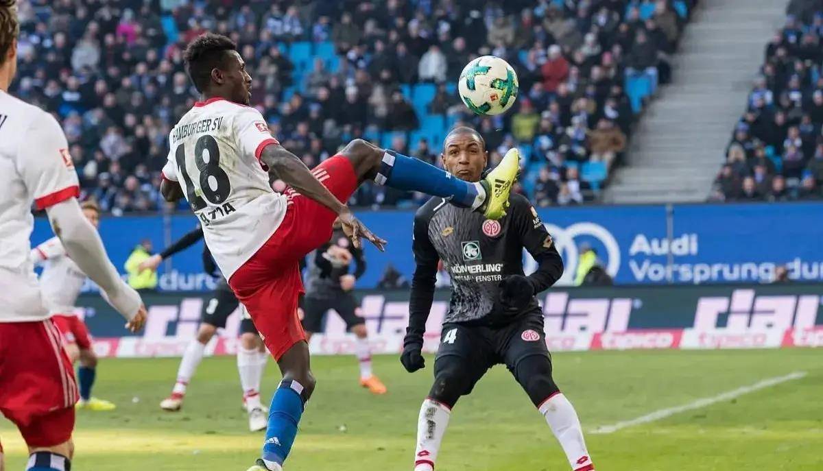 汉堡队在比赛中大放异彩，实力压倒对手的简单介绍