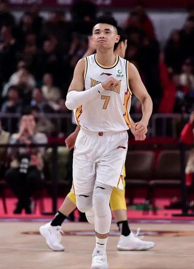 山西队在比赛中获得惊人胜利,队员士气大振 山西队在比赛中获得惊人胜利,队员士气大振