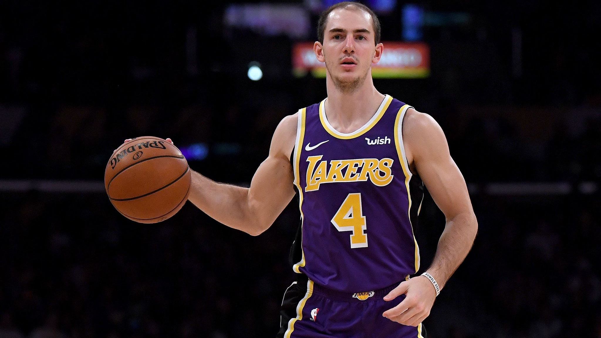 湖人轻取阿根廷男篮，卡鲁索三分雨点燃全场的简单介绍