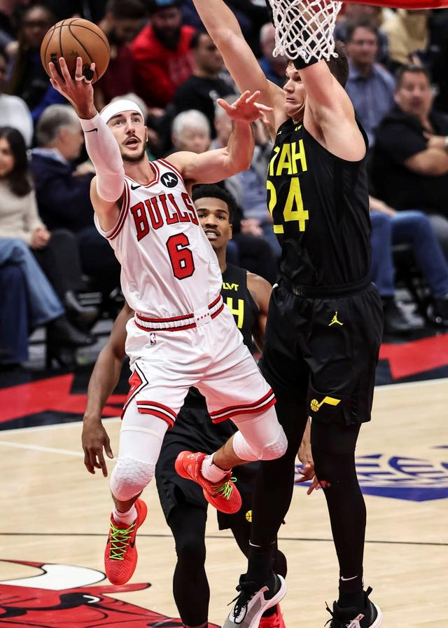 湖人轻取阿根廷男篮，卡鲁索三分雨点燃全场的简单介绍