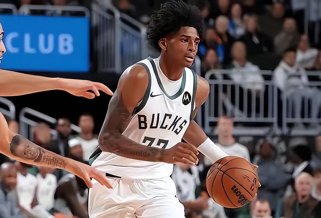 塞尔维亚男篮逆转雄鹿,克莱三分雨点燃全场 塞尔维亚男篮逆转雄鹿,克莱三分雨点燃全场