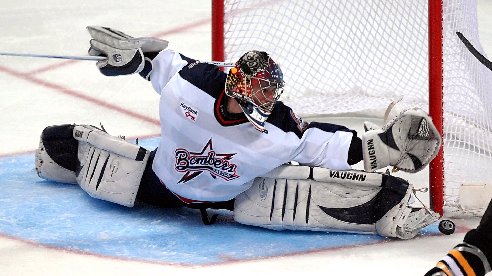 南美铁壁锁蓝桥,凯恩擎旗定周期—当防守艺术遇上领袖时刻