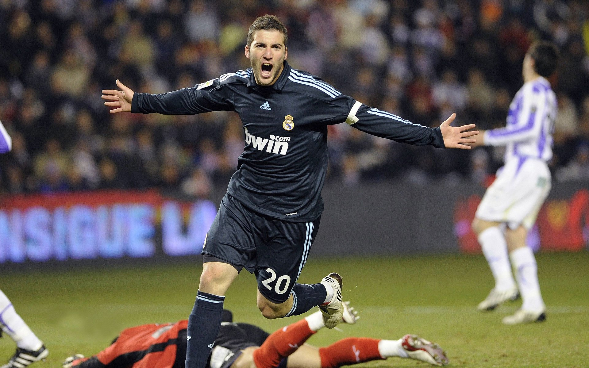 欧冠舞台的巨人舞者,基米希导演胜利,比利亚雷亚尔力克雷恩